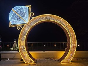 Lighted Engagement Ring Ornament Arch